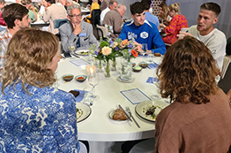 Aan tafel voor beweging